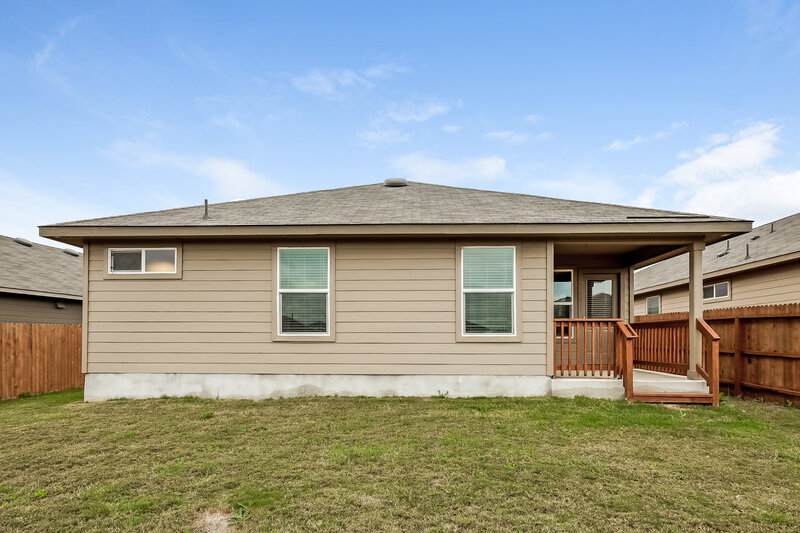 1,950/Mo, 6438 Hoffman Pln San Antonio, TX 78252 Rear View