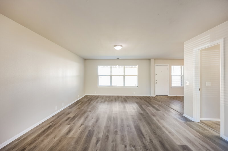 0/Mo, 9475 Mulberry Path San Antonio, TX 78251 Dining Room View