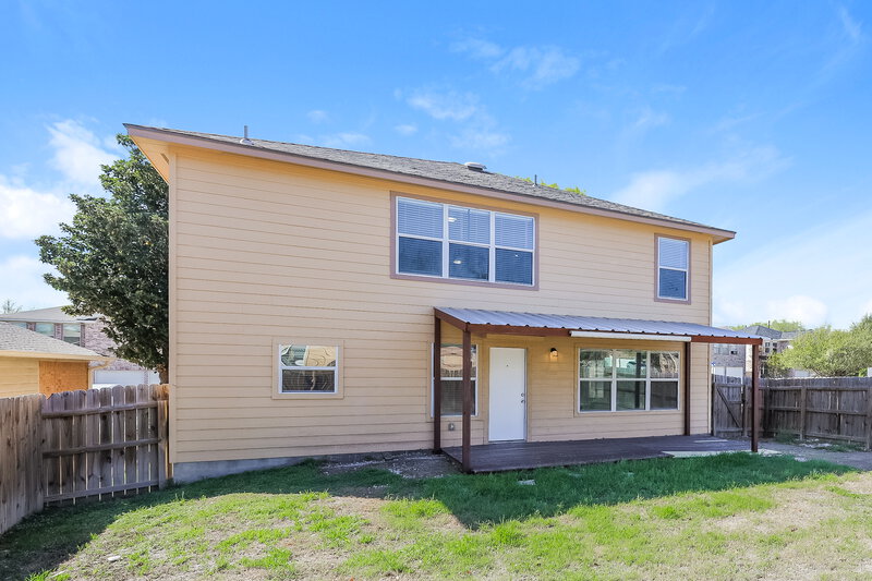 0/Mo, 9475 Mulberry Path San Antonio, TX 78251 Rear View