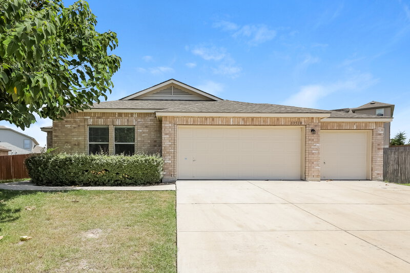 2,105/Mo, 13510 Sundance Scape San Antonio, TX 78245 External View