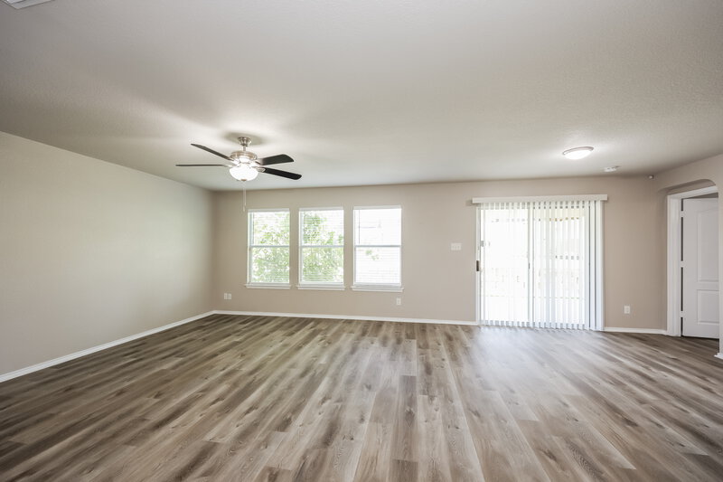 2,105/Mo, 13510 Sundance Scape San Antonio, TX 78245 Living Room View