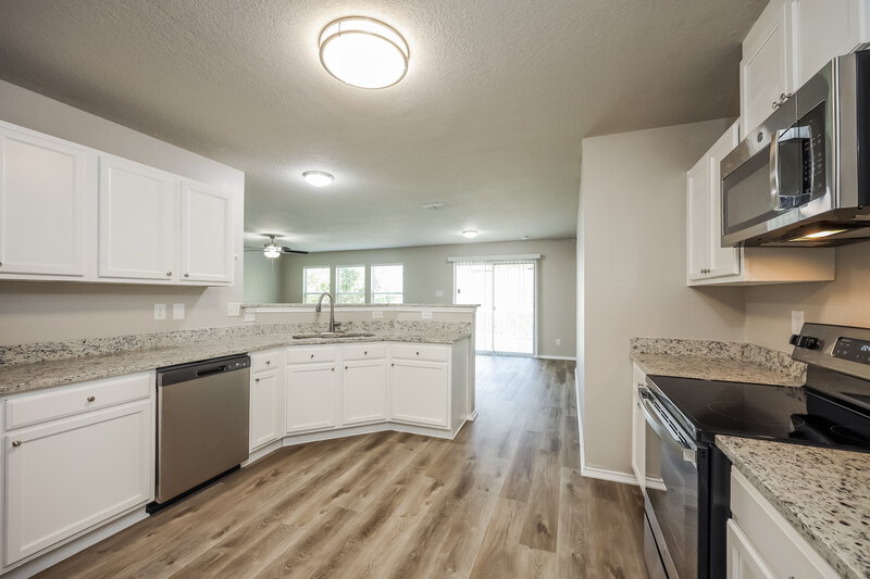 2,105/Mo, 13510 Sundance Scape San Antonio, TX 78245 Kitchen View 2