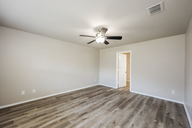 2,105/Mo, 13510 Sundance Scape San Antonio, TX 78245 Main Bedroom View
