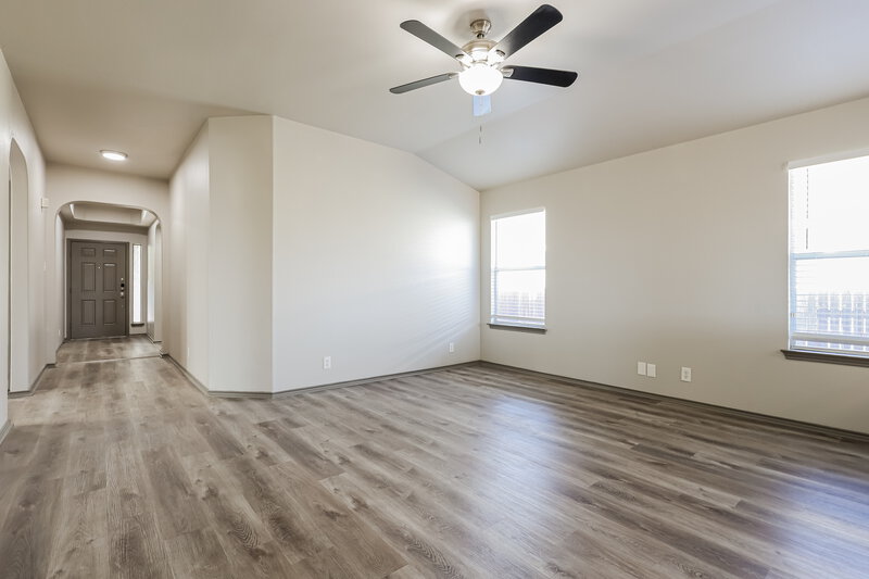 1,660/Mo, 316 Hummingbird Dr New Braunfels, TX 78130 Living Room View 2