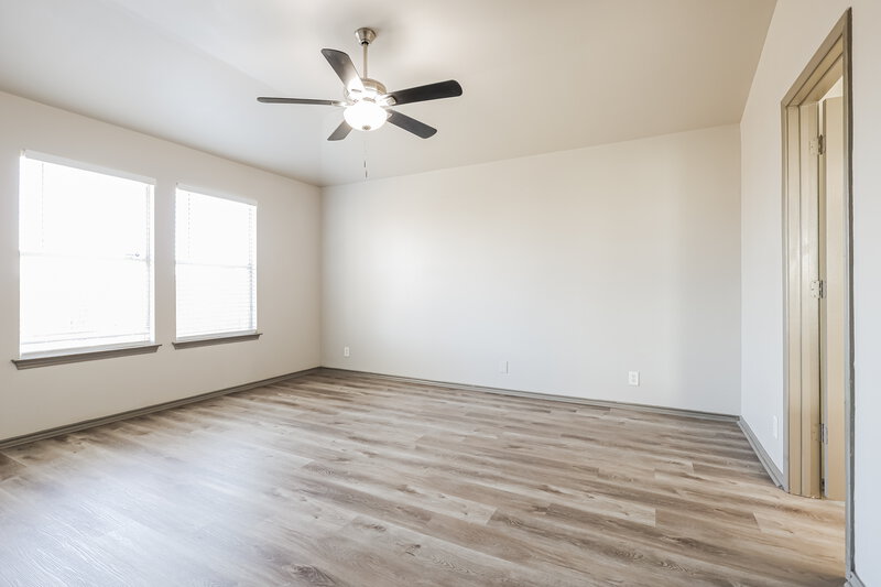 1,660/Mo, 316 Hummingbird Dr New Braunfels, TX 78130 Main Bedroom View