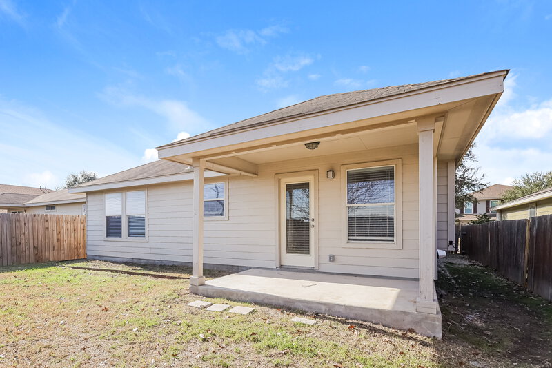 1,660/Mo, 316 Hummingbird Dr New Braunfels, TX 78130 Rear View