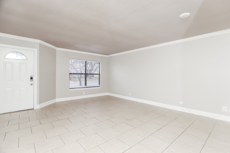 1,580/Mo, 9330 Arden Bnd San Antonio, TX 78250 Living Room View 2