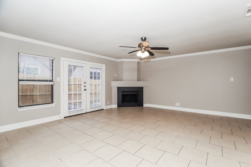 1,580/Mo, 9330 Arden Bnd San Antonio, TX 78250 Family Room View 2