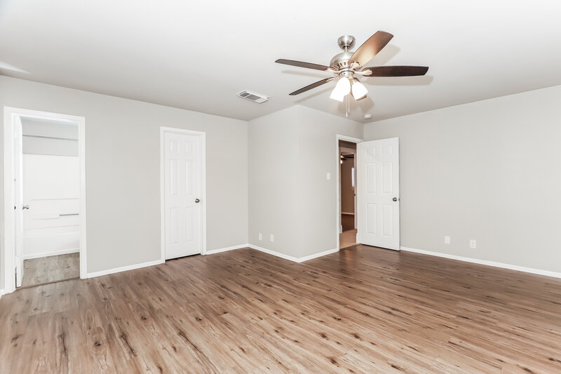 1,580/Mo, 9330 Arden Bnd San Antonio, TX 78250 Main Bedroom View