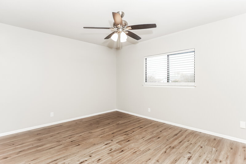 1,580/Mo, 9330 Arden Bnd San Antonio, TX 78250 Main Bedroom View 2