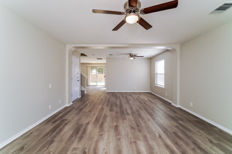 2,230/Mo, 9002 Meadow Spgs Universal City, TX 78148 Living Room View 3