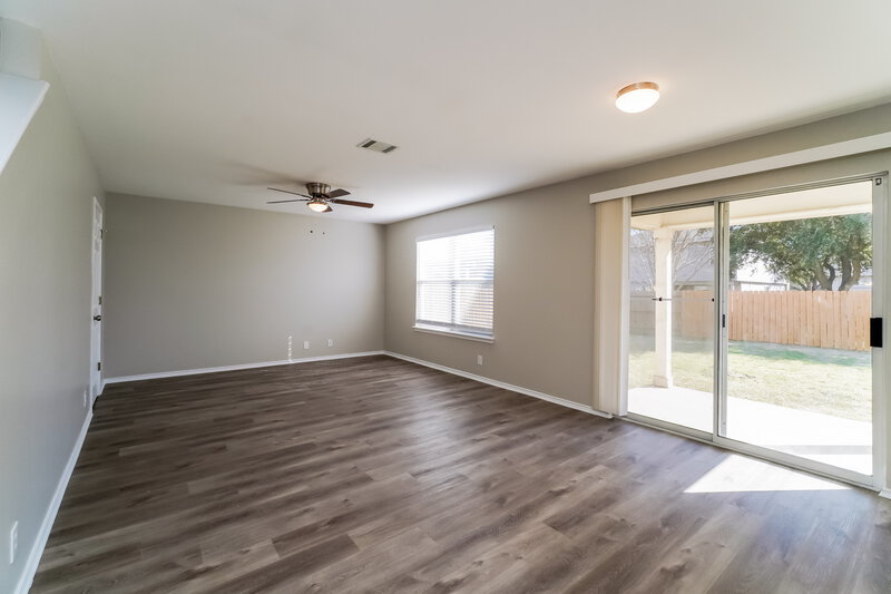 2,230/Mo, 9002 Meadow Spgs Universal City, TX 78148 Dining Room View