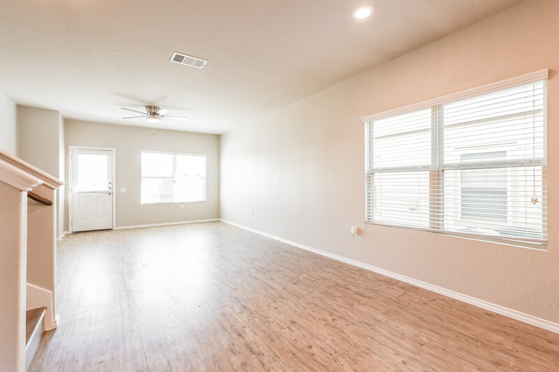 2,090/Mo, 5930 Bridle Bnd San Antonio, TX 78218 Living Room View