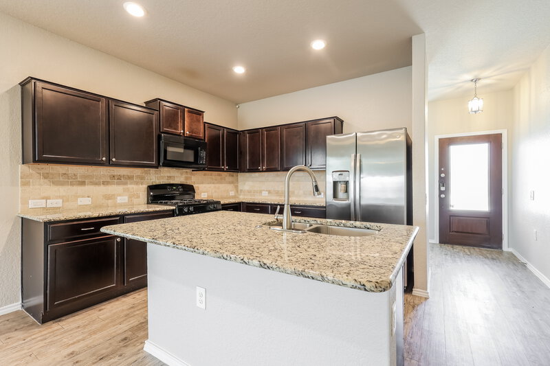 2,090/Mo, 5930 Bridle Bnd San Antonio, TX 78218 Kitchen View 2