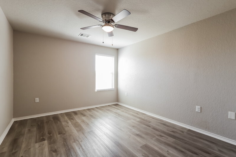 2,090/Mo, 5930 Bridle Bnd San Antonio, TX 78218 Bedroom View 2