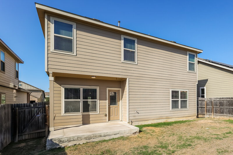 2,090/Mo, 5930 Bridle Bnd San Antonio, TX 78218 Rear View