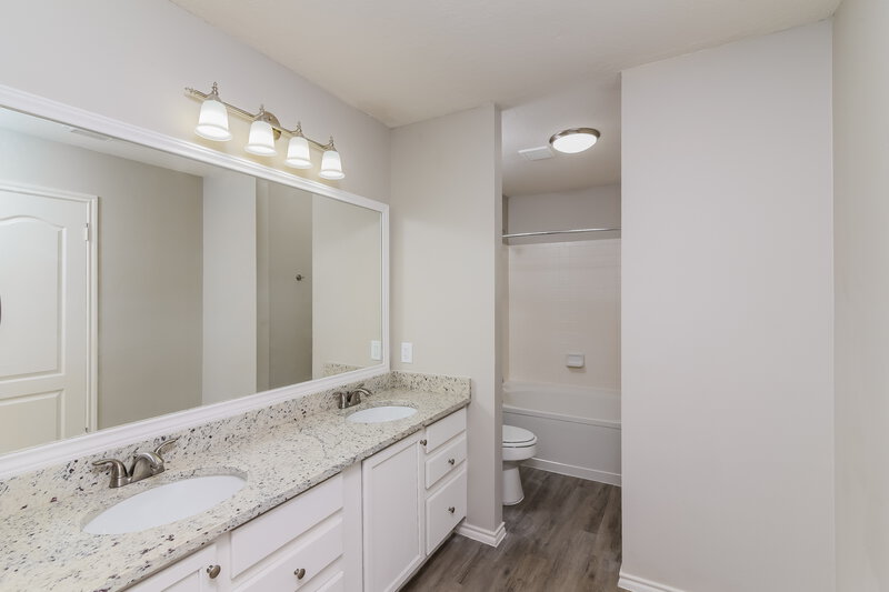 2,145/Mo, 7023 Western Skies San Antonio, TX 78240 Main Bathroom View