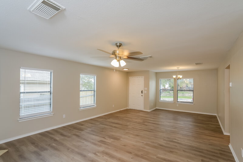 1,615/Mo, 11319 Bronze Sand San Antonio, TX 78253 Living Room View 2