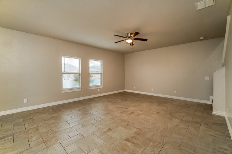 2,320/Mo, 640 Community Dr New Braunfels, TX 78132 Living Room View