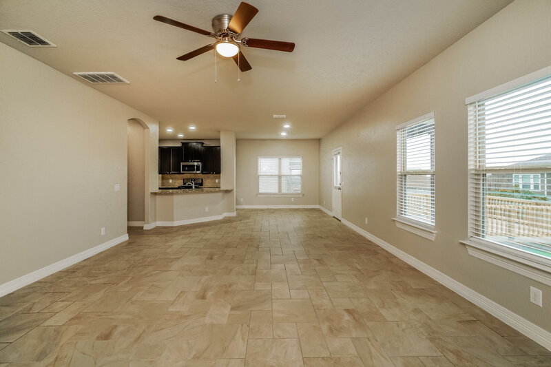 2,320/Mo, 640 Community Dr New Braunfels, TX 78132 Living Room View 2