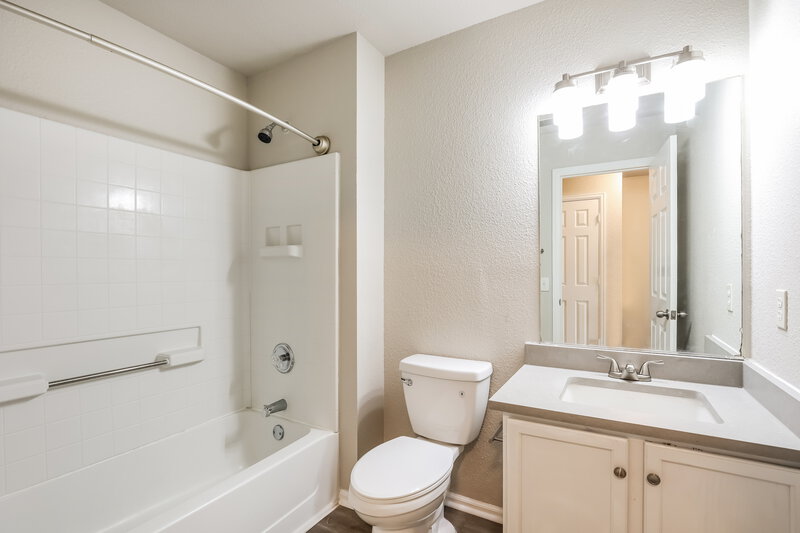 1,775/Mo, 13508 Bristow Dawn San Antonio, TX 78217 Bathroom View