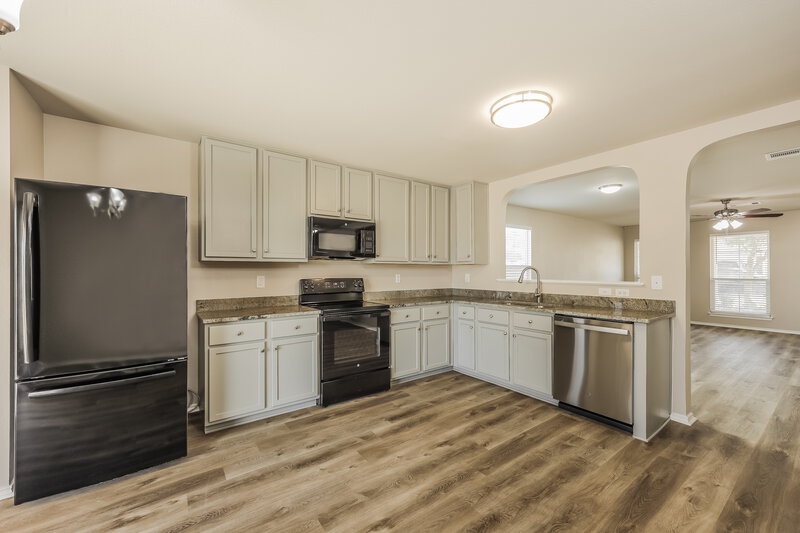 2,320/Mo, 415 Golden Walk San Antonio, TX 78227 Kitchen View 2