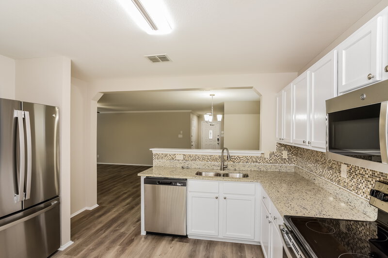 1,955/Mo, 9946 Kent Frst San Antonio, TX 78254 Kitchen View 2