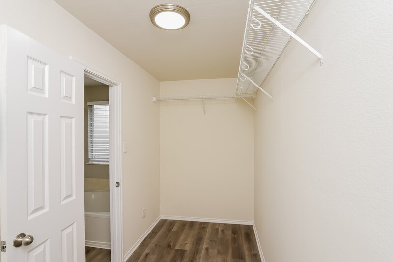 1,955/Mo, 9946 Kent Frst San Antonio, TX 78254 Walk In Closet View