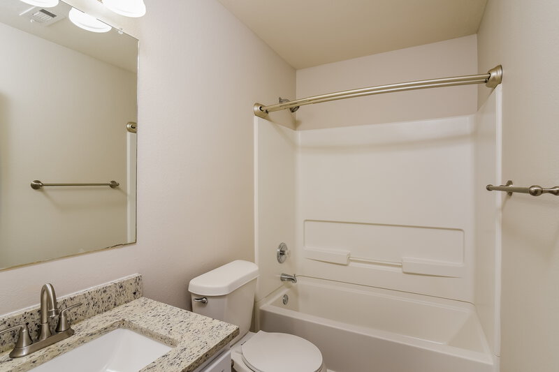 1,955/Mo, 9946 Kent Frst San Antonio, TX 78254 Bathroom View