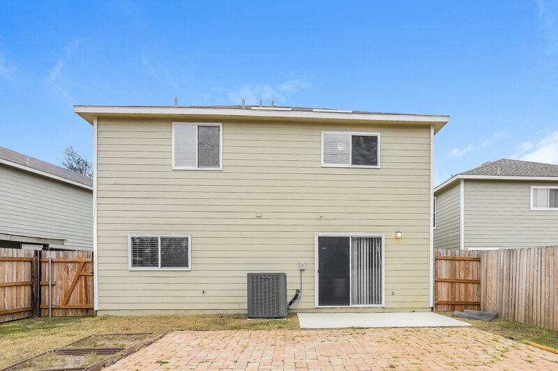 1,955/Mo, 9946 Kent Frst San Antonio, TX 78254 Rear View