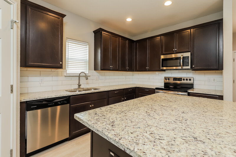 2,035/Mo, 319 Krieghoff Way New Braunfels, TX 78130 Kitchen View