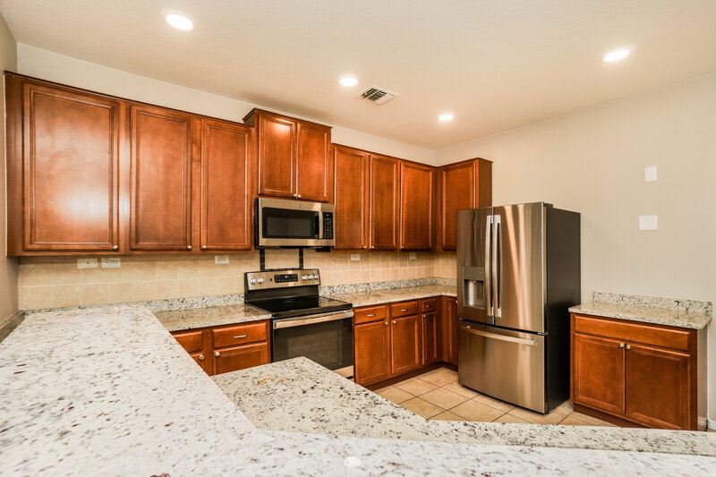 2,300/Mo, 6763 Wayman Rdg Live Oak, TX 78233 Kitchen View