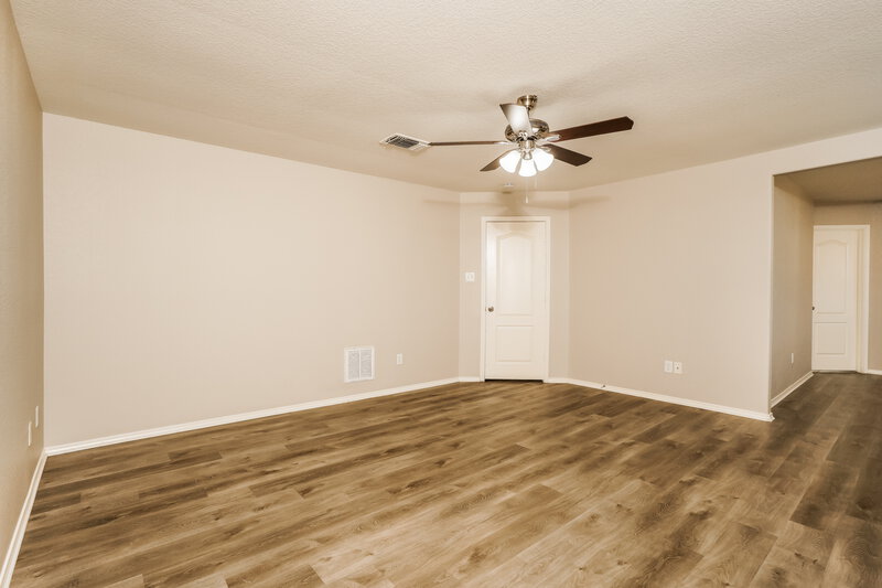 2,300/Mo, 6763 Wayman Rdg Live Oak, TX 78233 Main Bedroom View