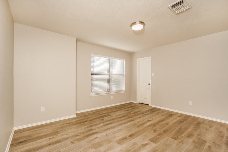 2,300/Mo, 6763 Wayman Rdg Live Oak, TX 78233 Bedroom View 2