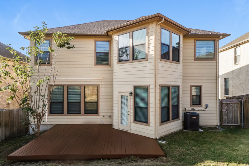 2,300/Mo, 6763 Wayman Rdg Live Oak, TX 78233 Rear View