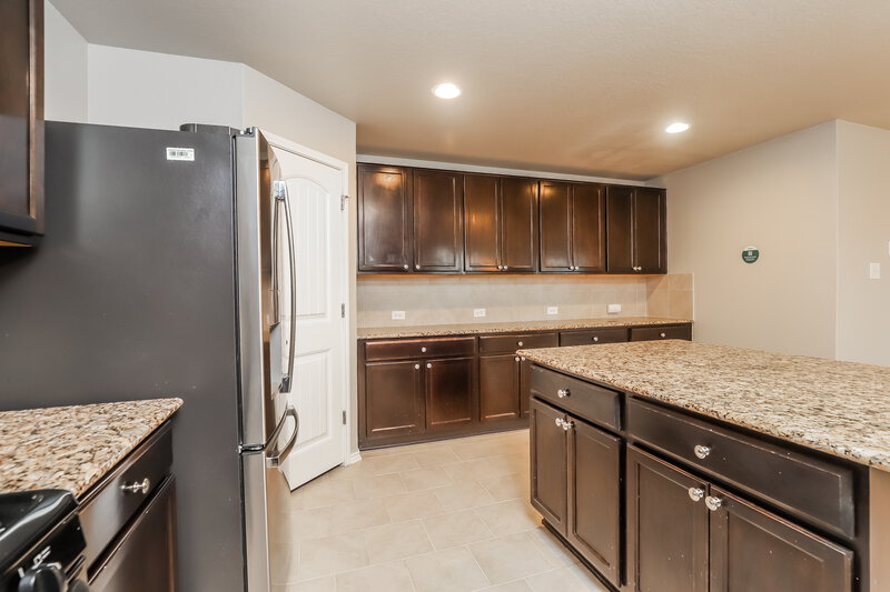 2,180/Mo, 8814 Double Oak San Antonio, TX 78254 Kitchen View 3