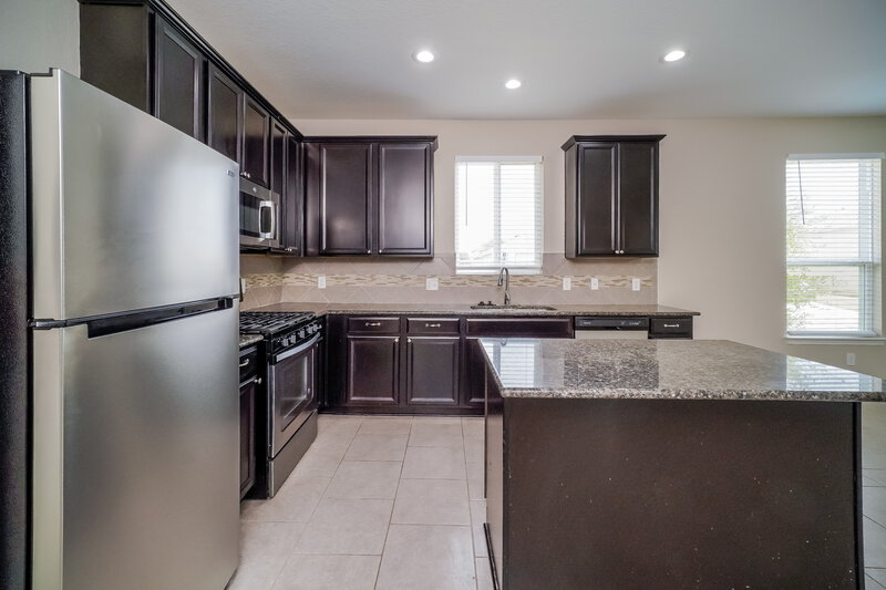 1,790/Mo, 6546 Port Elizabeth Converse, TX 78109 Kitchen View