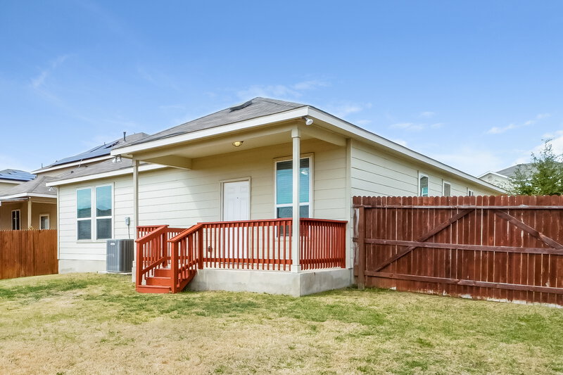 1,790/Mo, 6546 Port Elizabeth Converse, TX 78109 Rear View