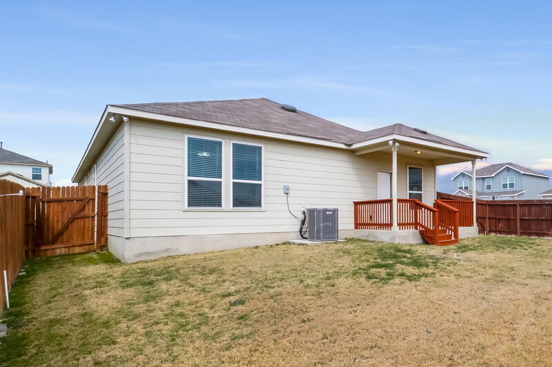 1,790/Mo, 6546 Port Elizabeth Converse, TX 78109 Rear View 2