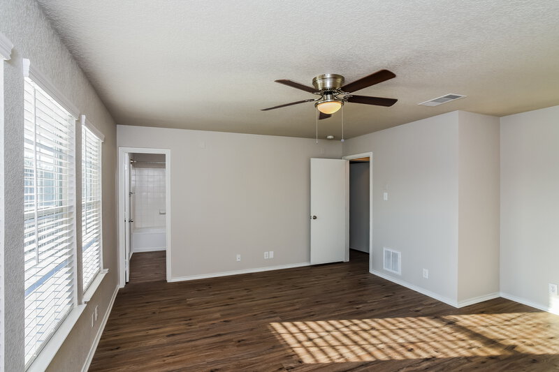 1,770/Mo, 6502 Rosewood Crst San Antonio, TX 78238 Main Bedroom View 2