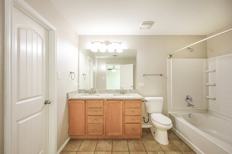 1,440/Mo, 4530 Wrangler Run San Antonio, TX 78223 Main Bathroom View