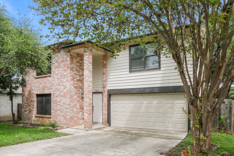2,180/Mo, 10420 Arbor Blf San Antonio, TX 78240 Front View