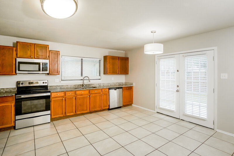 2,180/Mo, 10420 Arbor Blf San Antonio, TX 78240 Kitchen View 2