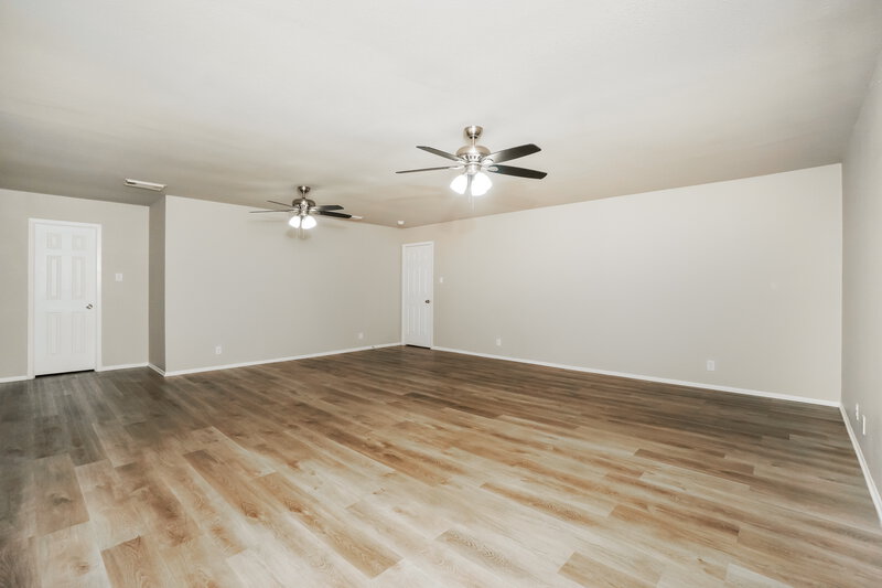 2,180/Mo, 10420 Arbor Blf San Antonio, TX 78240 Main Bedroom View 2