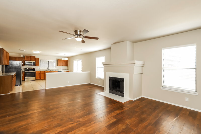 2,315/Mo, 10420 Arbor Blf San Antonio, TX 78240 Living Room View 4