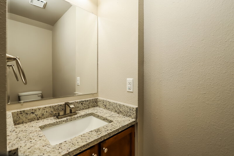 2,315/Mo, 10420 Arbor Blf San Antonio, TX 78240 Powder Room View