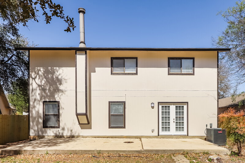 2,315/Mo, 10420 Arbor Blf San Antonio, TX 78240 Rear View