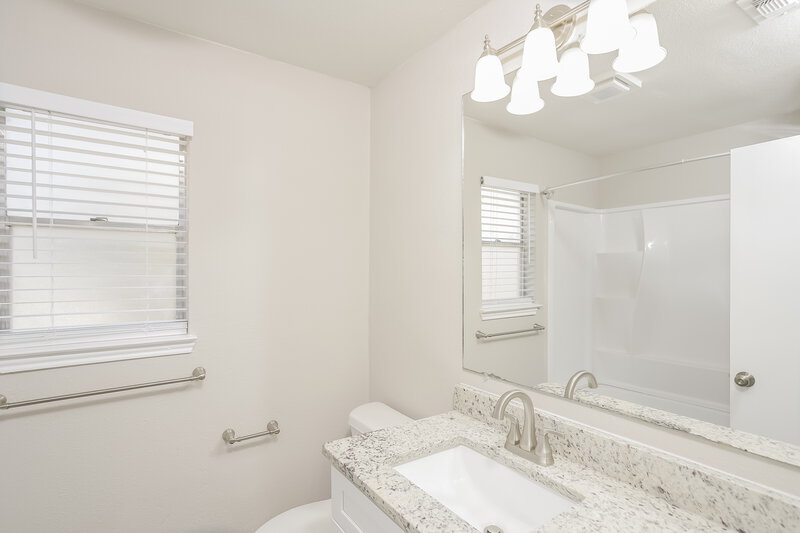 1,945/Mo, 3503 Ridge Knoll St, San Antonio, TX 78247 Bathroom View 2