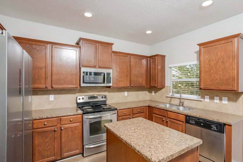 2,115/Mo, 10310 Sun Ml San Antonio, TX 78254 Kitchen View 2