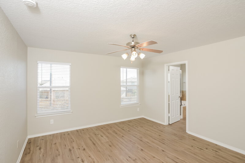 2,115/Mo, 10310 Sun Ml San Antonio, TX 78254 Main Bedroom View